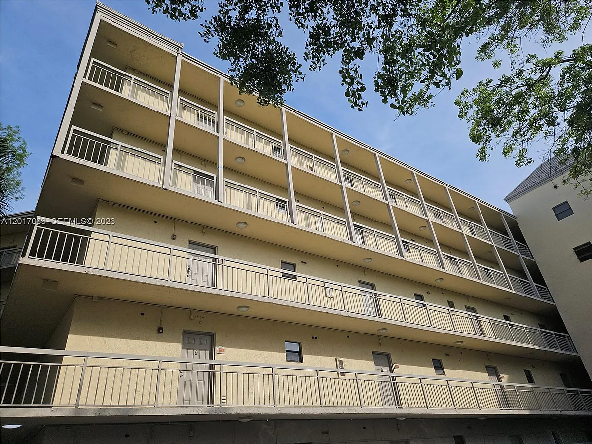 Building Photo - 8290 Lake Dr #308