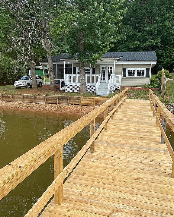 1st image of 574 Lake Dr #9