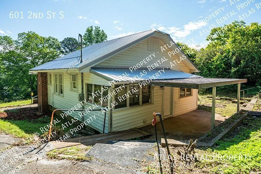 3 Bedroom Oneonta Beauty! — Photo 3