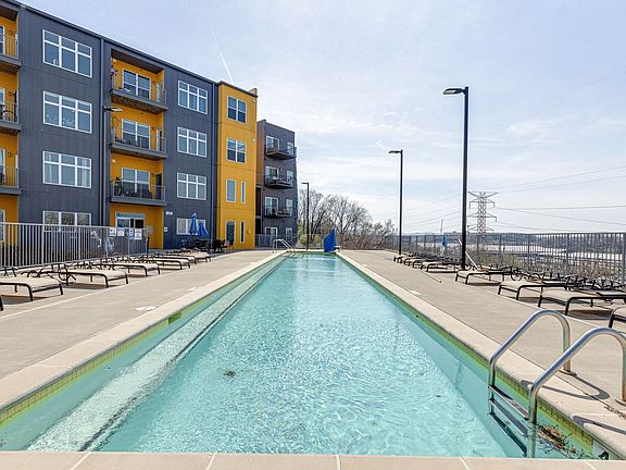 4th image of 400 Herron Dr #217
