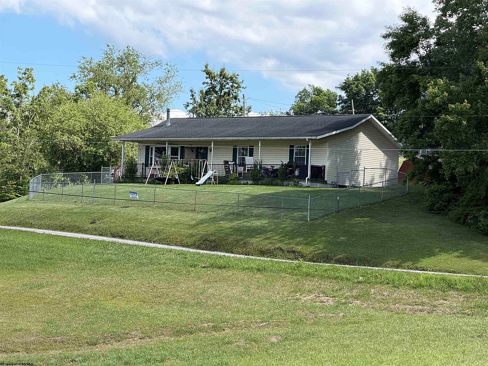 1st image of 72 Hillcrest Pl