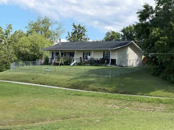 72 Hillcrest Pl, Belington, WV 26250