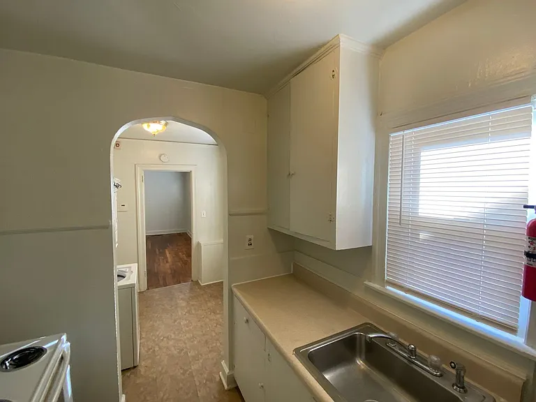 Adorable 1 Bedroom Duplex in Old West Durham - Walk to 9th St! — Photo 1