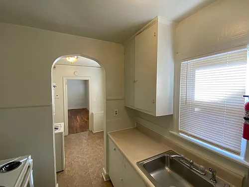 Adorable 1 Bedroom Duplex in Old West Durham - Walk to 9th St! Photo 1