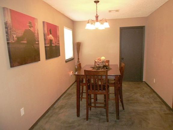 4th image of 1901 Rosewood Cir