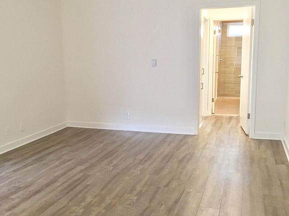 3rd image of 310 S Sherbourne Dr APT 103