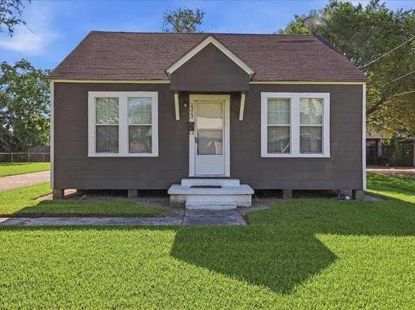 2323 Avenue C, Nederland, TX 77627
