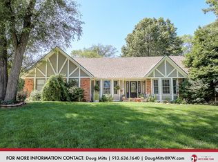 12020 Cherokee Ln, Leawood, KS 66209