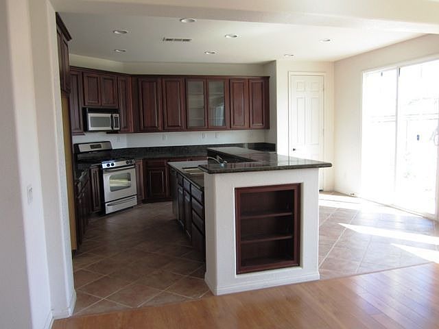 2nd image of 1445 Moonlight Dr