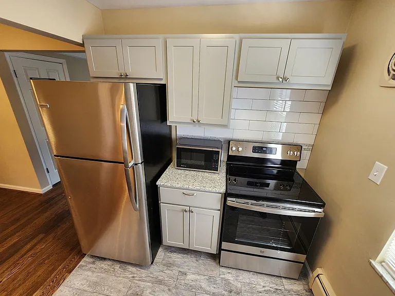 4955 Kelsch Ln — Photo 6