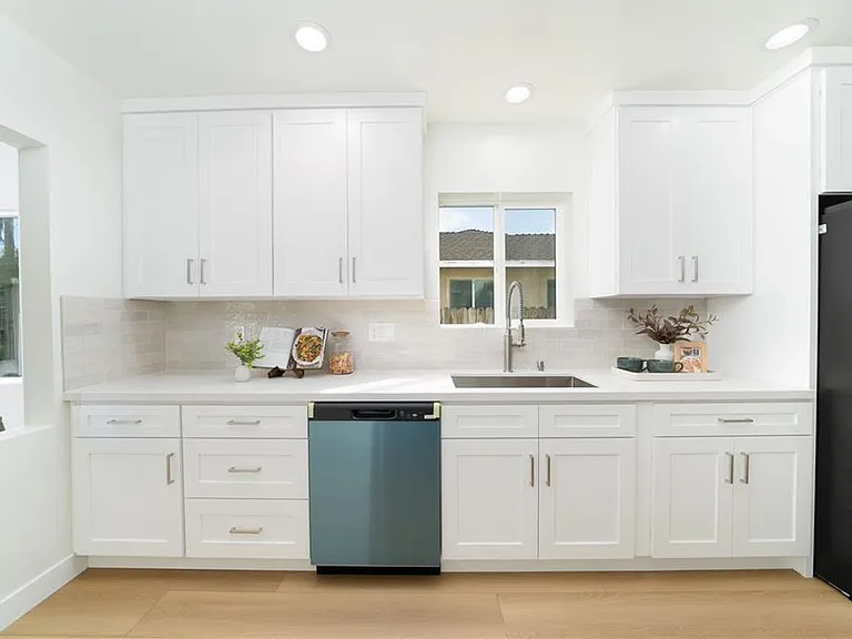 1026 La Presa Dr — Photo 14