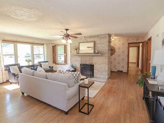 4th image of 10 Woodview Ct