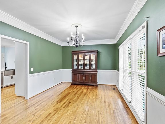 4th image of 7 Shadetree Ct
