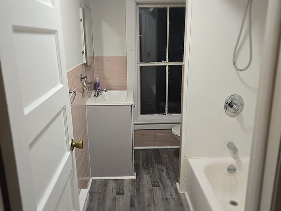 5th image of 8 Malden St #8