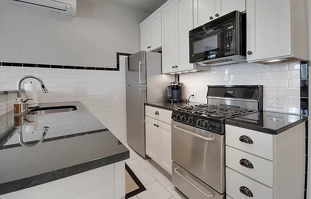 Rented by REAL New York | media 15