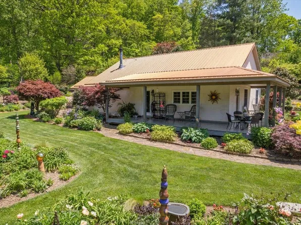 650 Sandy Bottom Rd, Elkton, VA 22827