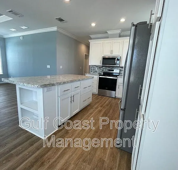 3200 Holly Ave — Photo 12