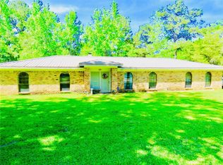 469 Boboshilly Cir, Creola, AL 36525