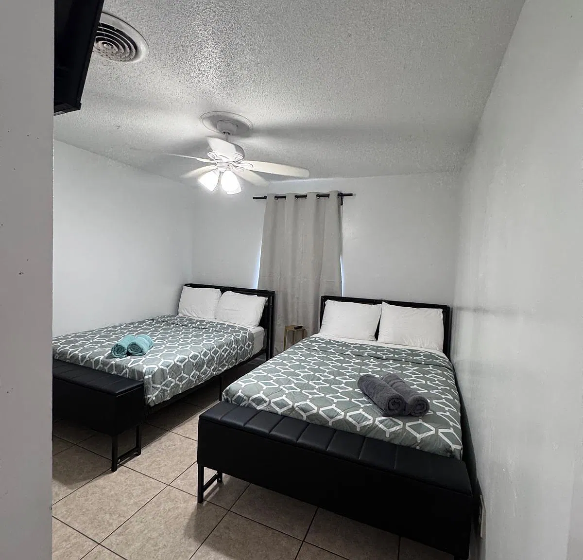 3 bed, 1389 sqft, $5,000 — Photo 1