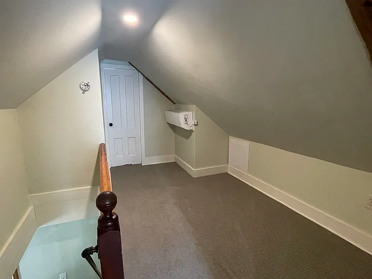 21 E Bow St — Photo 20