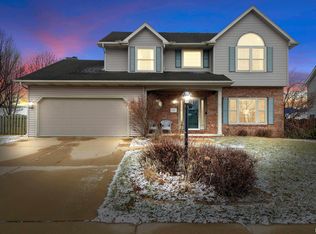 526 S Breckenridge Dr, Dunlap, IL 61525