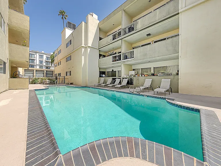 2 bed, 1700 sqft, $4,500 — Photo 4