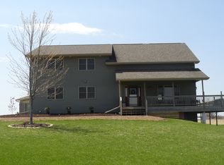 E8647 Fitzgerald Rd, New London, WI 54961