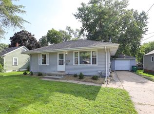 3913 68th St, Urbandale, IA 50322