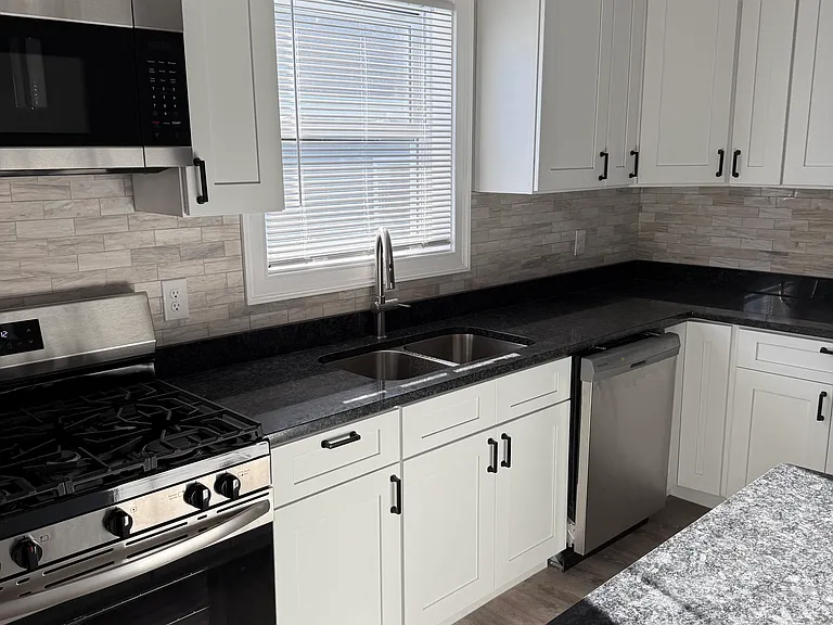 14 Herschel St #1 — Photo 3