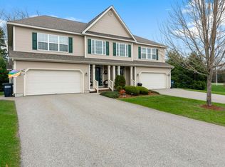 41 Laurel Dr, Essex Jct, VT 05452