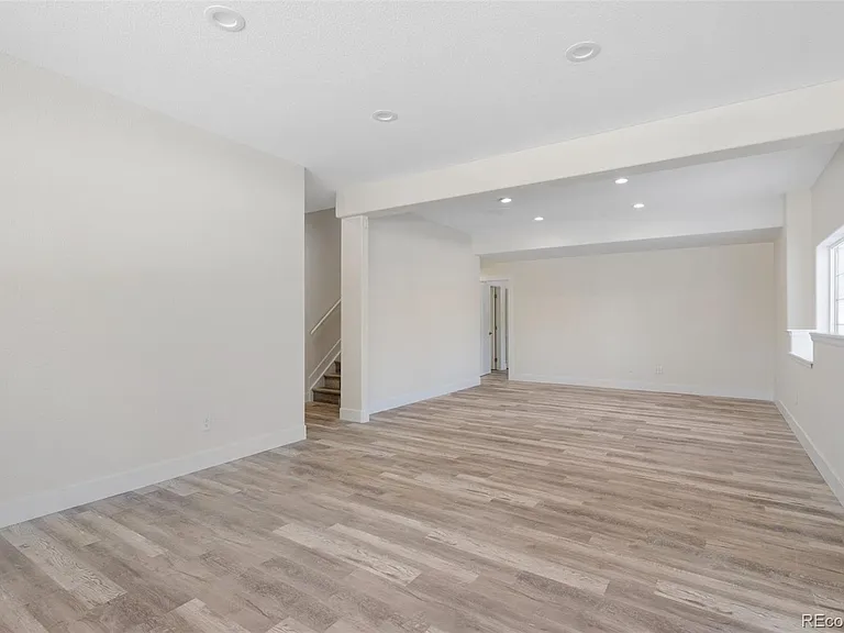 695 E Kings Deer Point — Photo 18