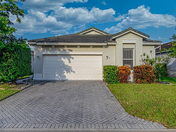 2nd image of 312 SW Tomoka Springs Drive