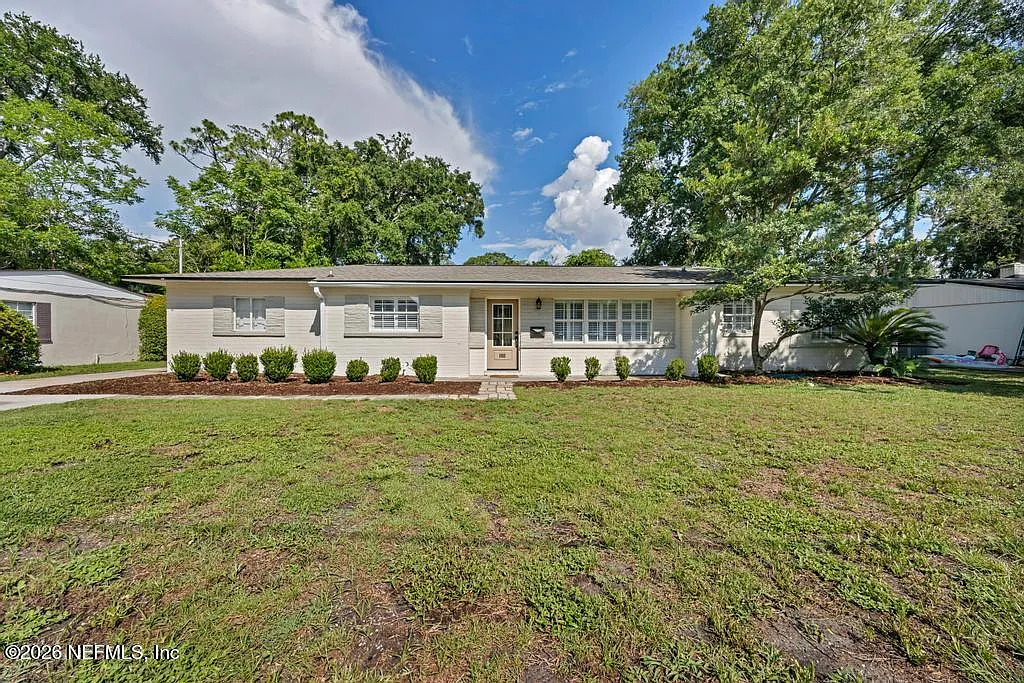 4 bed, 3.0 bath, 2186 sqft, $2,800 — Photo 1