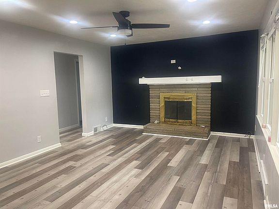 2nd image of 210 W Clara Ave