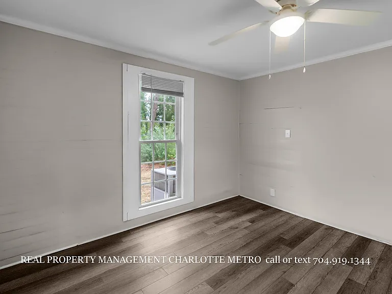 307 Leonard Ave — Photo 13