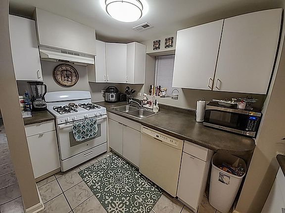 2nd image of 1634 W Huron St #G