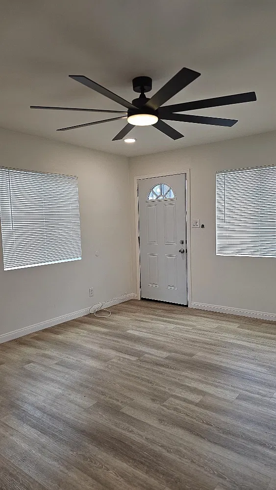 3 bed, 1000 sqft, $3,350 — Photo 2