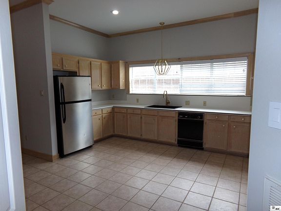 3rd image of 2322 Bocage Pl