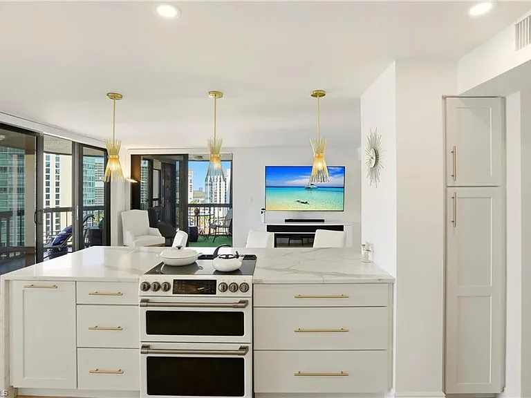 4551 Gulf Shore Blvd N #1500 — Photo 16