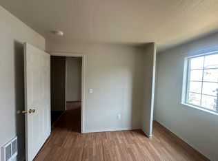 216 3rd Ave #G, Granger, WA 98932