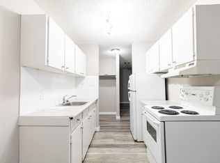 Delburn House, Calgary, AB T2M 0R4