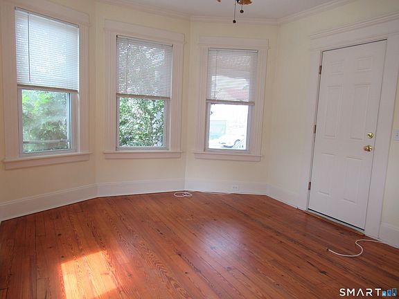 4th image of 112 Bennett St Floor 1