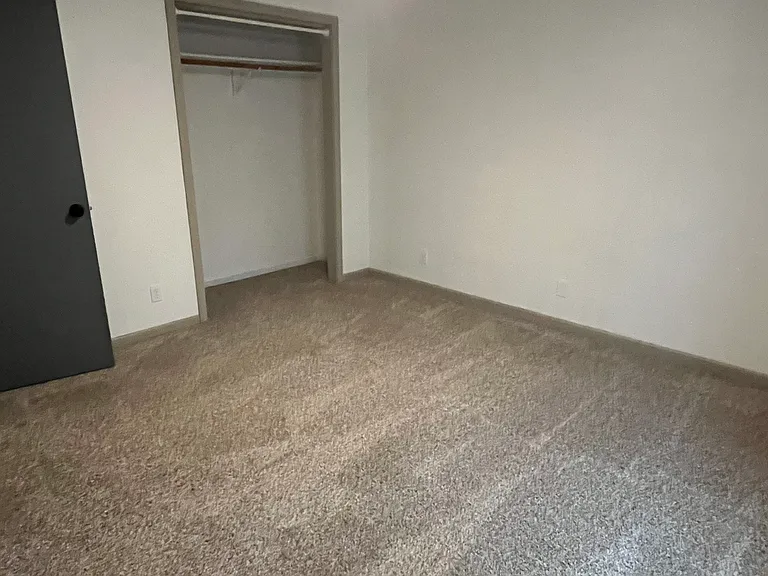 415 Michigan St — Photo 10