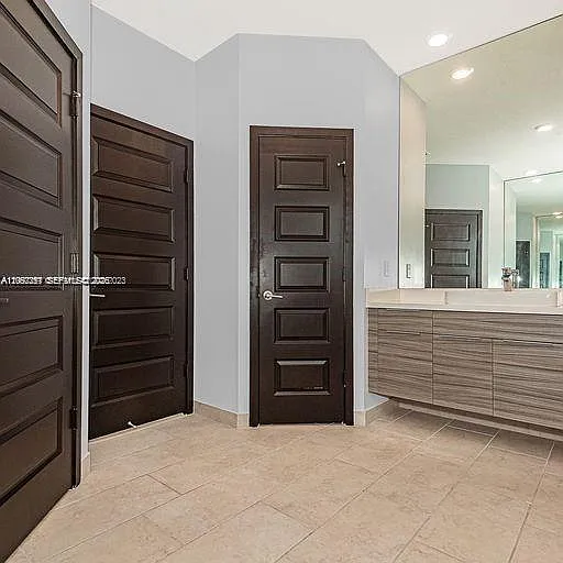 8981 NW 154th Ter — Photo 11