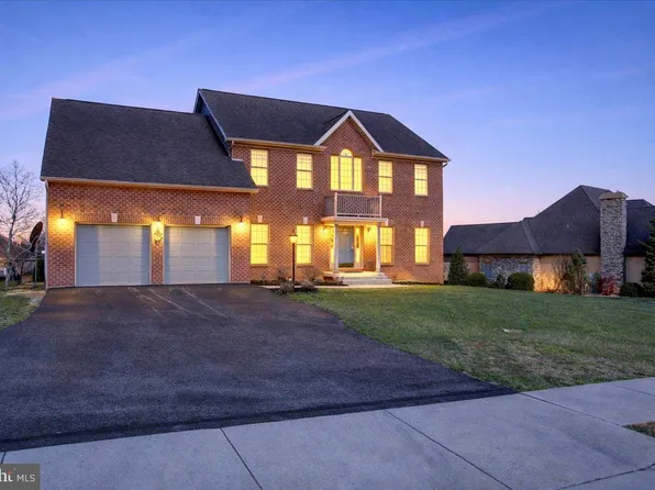 171 Celestial Ter, Greencastle, PA 17225