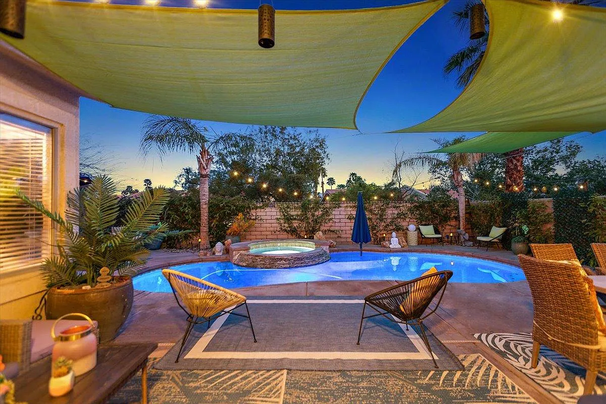 4 bed, 2292 sqft, $8,500 — Photo 2