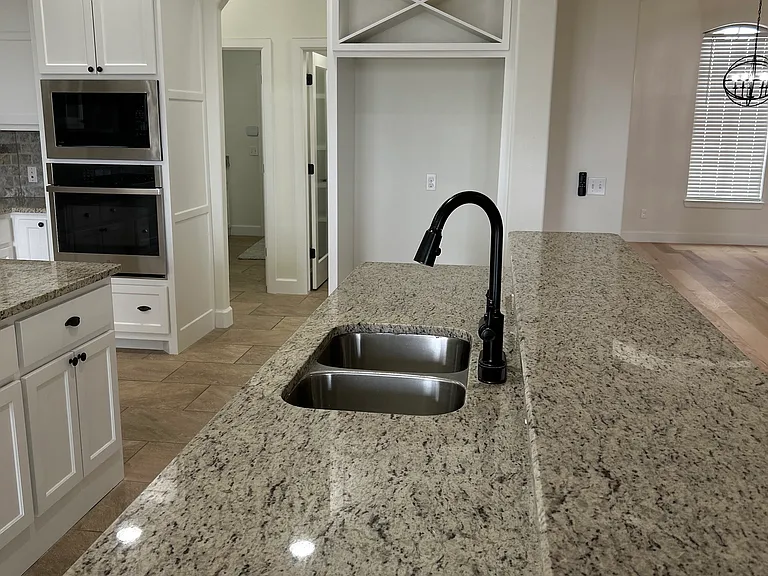 3573 Riverfront Dr — Photo 10