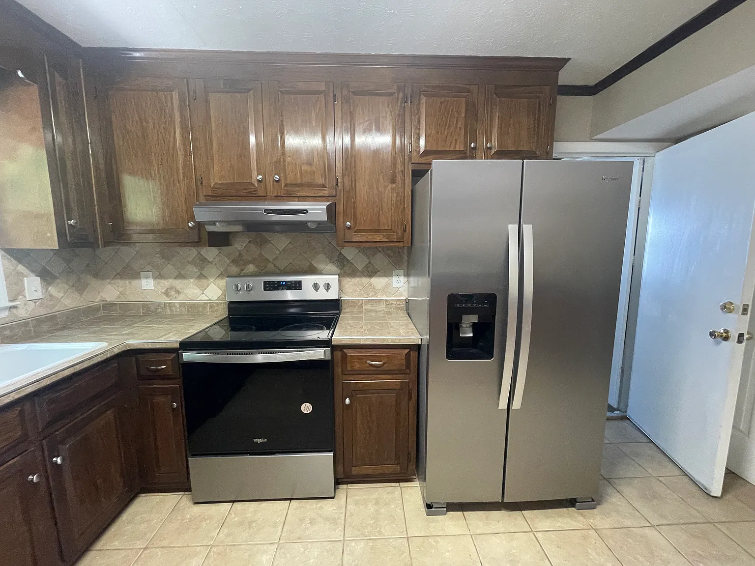 4 bed, 1.5 bath, 1619 sqft, $2,800 — Photo 4
