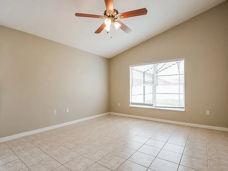4616 Falcon Ave — Photo 3