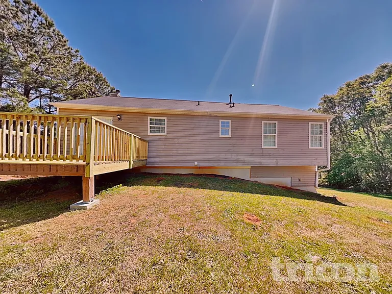 245 Longview Dr — Photo 18